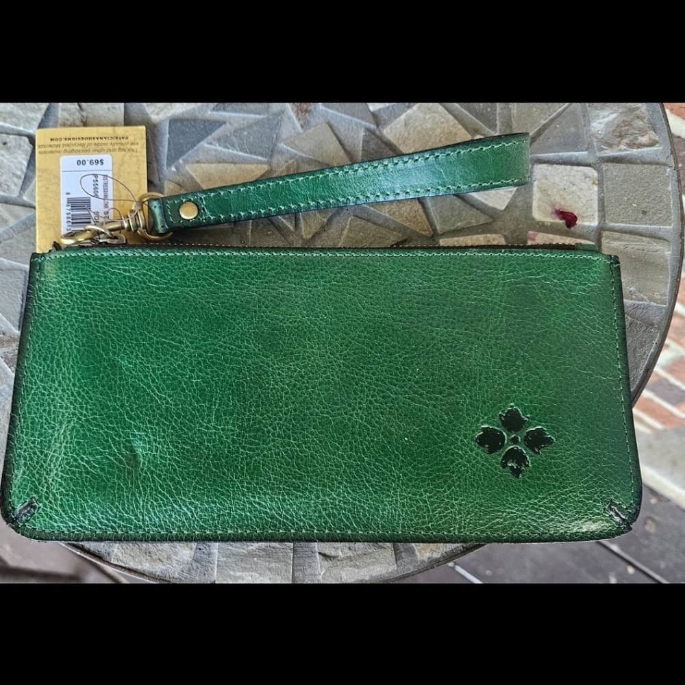 Patricia Nash Green Leather Wristlet with Clover Detail